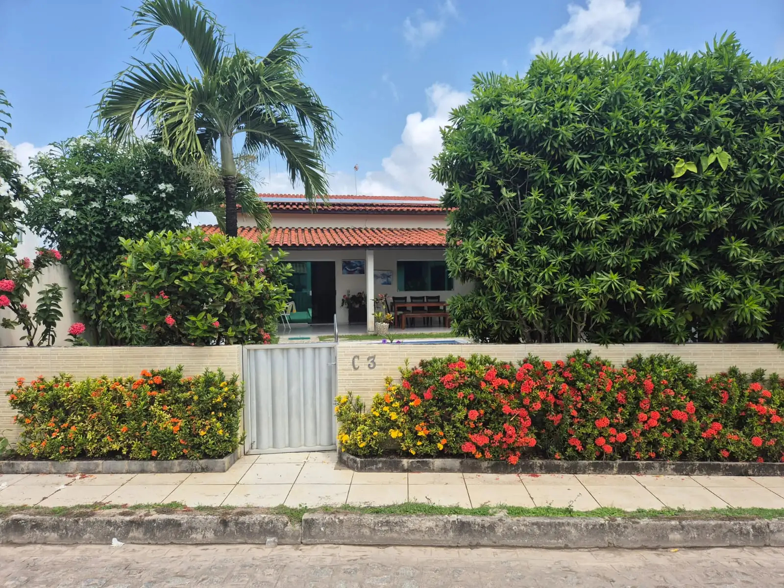 Espatacular casa no Condomínio das Correntes