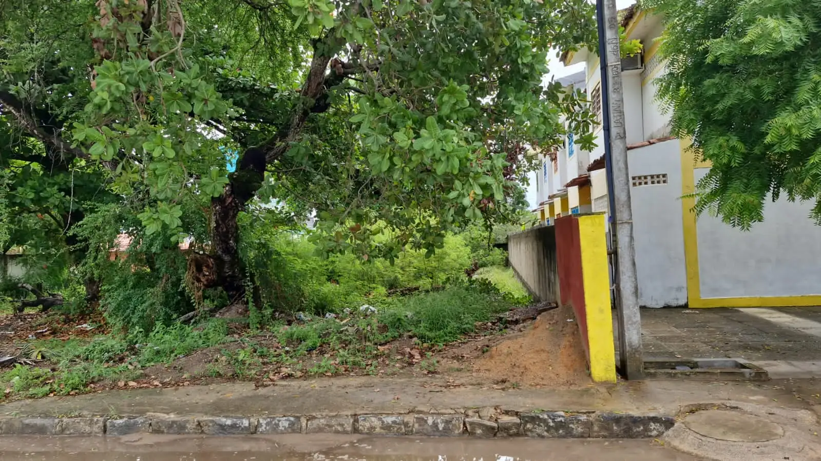 Terreno na Av José Bezerra Sobrinho